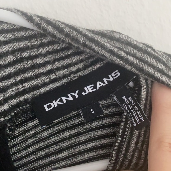 DKNY Jeans super soft rises neck short sleeve - Picture 2 of 6